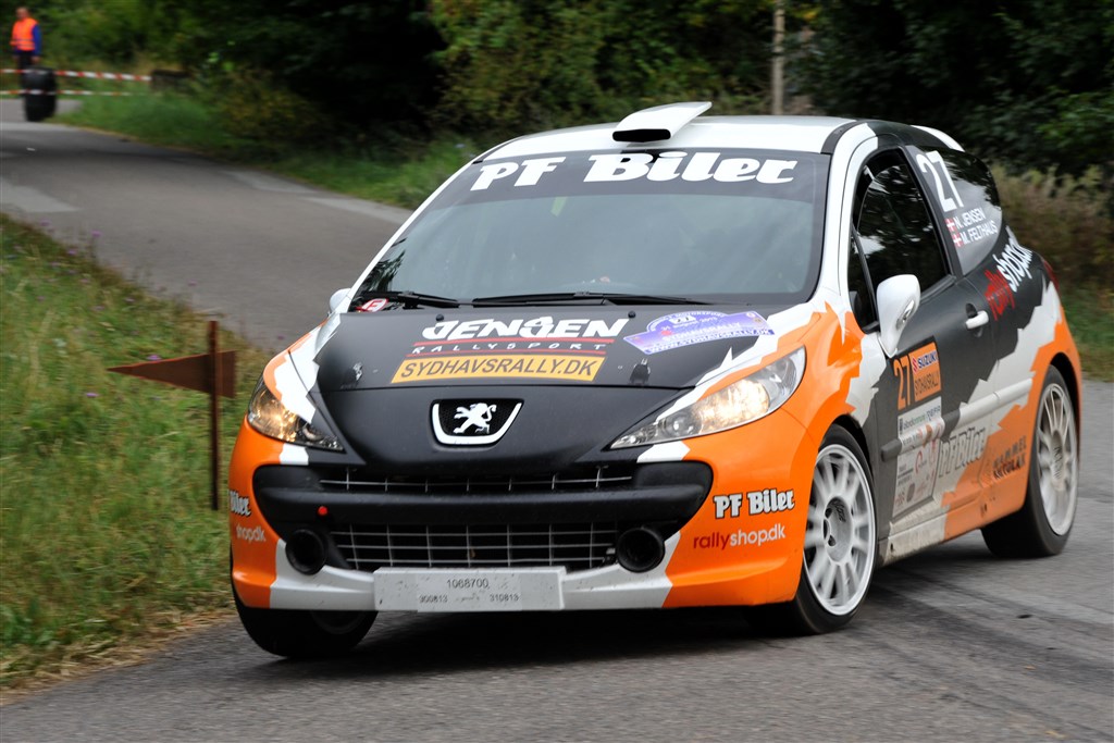 Nicolai Jensen og Mette Felthaus kan score alt fra en guld- over sølv- til bronzemedalje ved Danboring Rally.